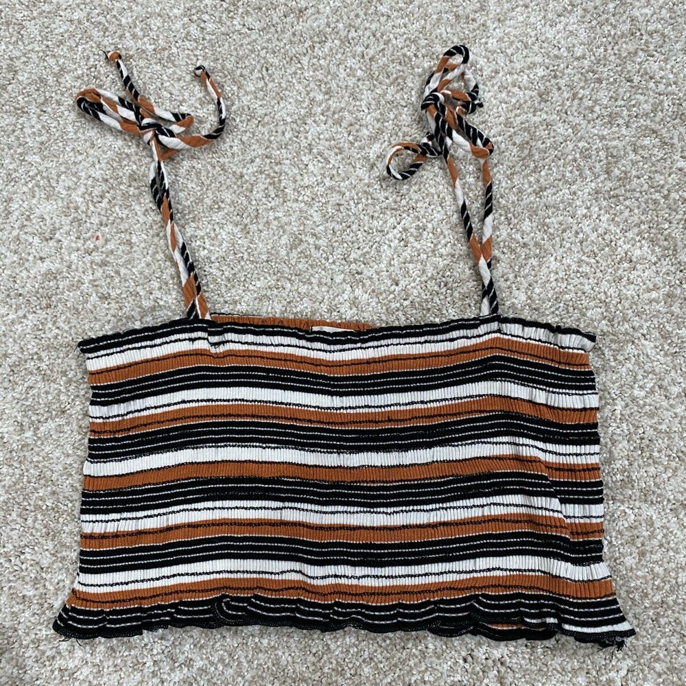 Sweater Knit Crop Top (Dee Elly brand) (Size M)